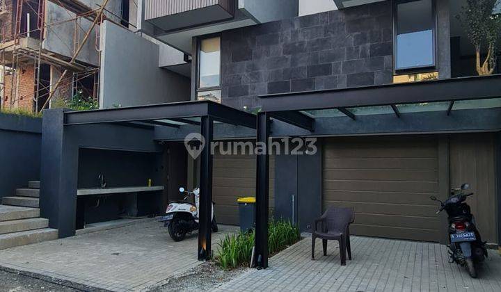 Rumah B New di Permata Hijau, 3,5 Lantai, Smart Home System, Dalam Town House 1