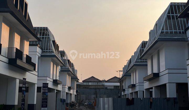 Rumah Mewah 3 Lantai Ada Roof Top Dalam Komplek Exclusive di Pondok Indah, Mewah, Dekat Pim 2