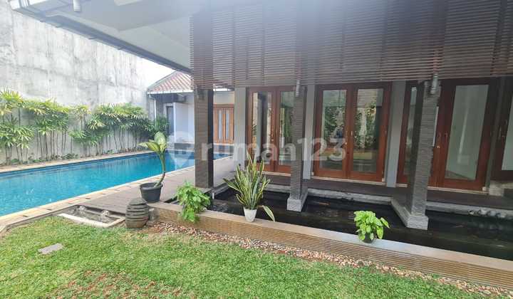 Rumah Mewah Karya Hadiprana di Cilandak - LT 840M2, Private Pool & Basement