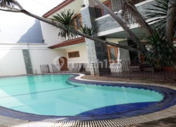 Jual Rumah 2 Lantai di Pondok Indah Halaman Luas Ada Kolam Renang Dekat Pondok Indah Mall Pim
