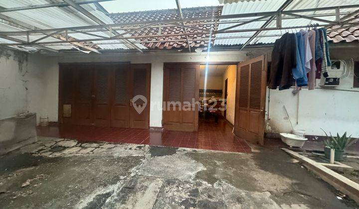 Rumah Lama Depan Taman, Sangat Langka. Area Kebayoran Baru Jakarta Selatan. Jalan Besar, Lokasi Tenang Dekat Pakubuwono Raya 2