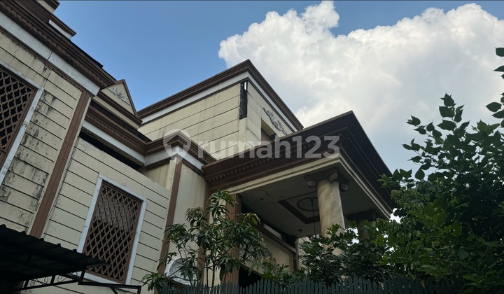 Rumah 4 lantai di Pondok Indah, 25 KT, cocok kost exclusive, lokasi strategis