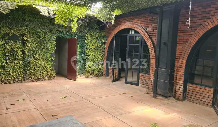 Rent Commercial Space for Ex-Cafe Restaurant in Kemang - Affordable, Expatriate Area Rent Commercial Space for Ex-Cafe Restaurant in Kemang - Affordable, Expatriate Area