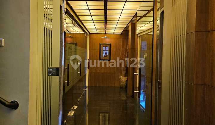 5-Storey Small Building 700 M2 Area in Kuningan 2
