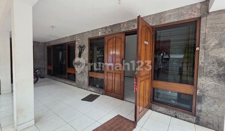 Rumah 1 Lantai di Huk, Bisa Usaha, Cocok Kantor, Klinik, Gym, Parkir Luas, Dekat Senayan, Langka 2
