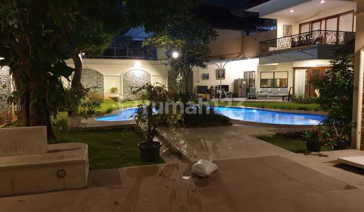 Rumah Cantik Siap Huni di Ampera. Ada Mini Golf. Dalam Cluster. Big Back Yard. Dekat Citos 2