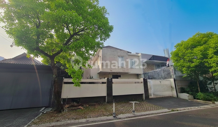 House in Senopati Area Suitable for Office Parking for 6 Cars Includes Pool House in Senopati Area Suitable for Office Parking for 6 Cars Includes Pool