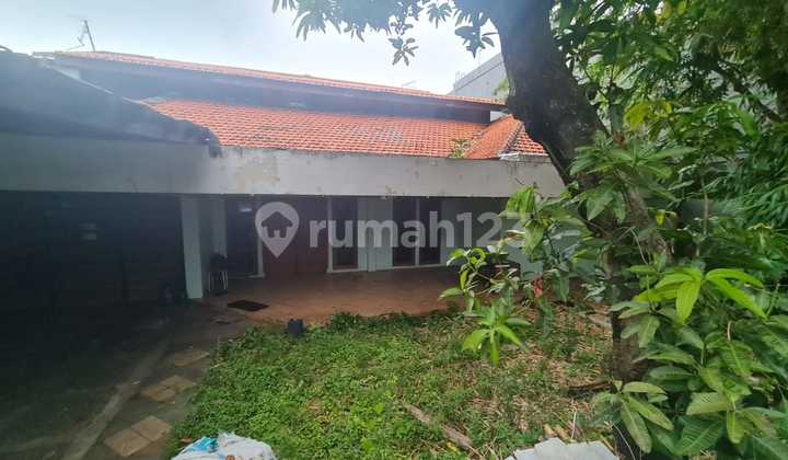 Rumah Lama 1,5 Lantai di Area Tebet, Jalan Tenang Akses 2 Mobil 2