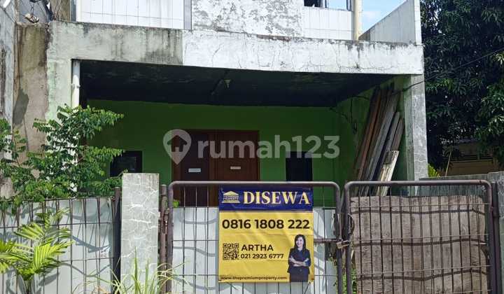 Rumah Sewa di Cipete, Butuh Renovasi, Depan Taman Langka Jalan Lebar