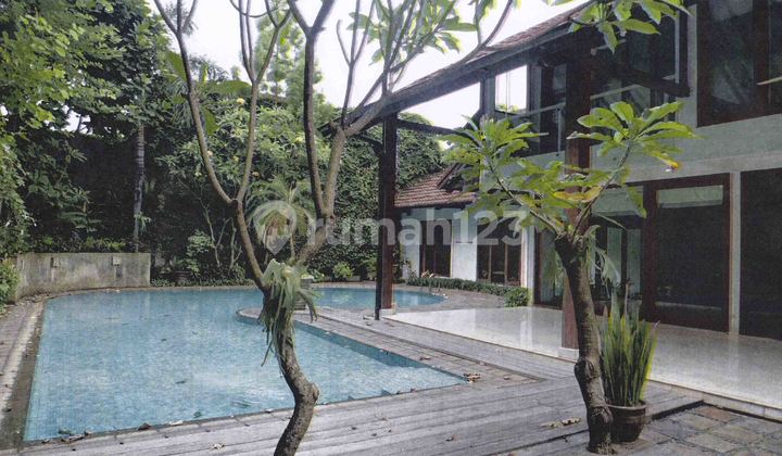 Langka! Rumah Mewah Super Luas di Kemang, Ada Taman & Kolam Renang Pribadi – Harga Nego!