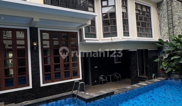 Dijual Rumah Mewah di Menteng, Ada Kolam Renang, Lokasi Strategis, Furnished Dijual Rumah Mewah di Menteng, Ada Kolam Renang, Lokasi Strategis, Furnished