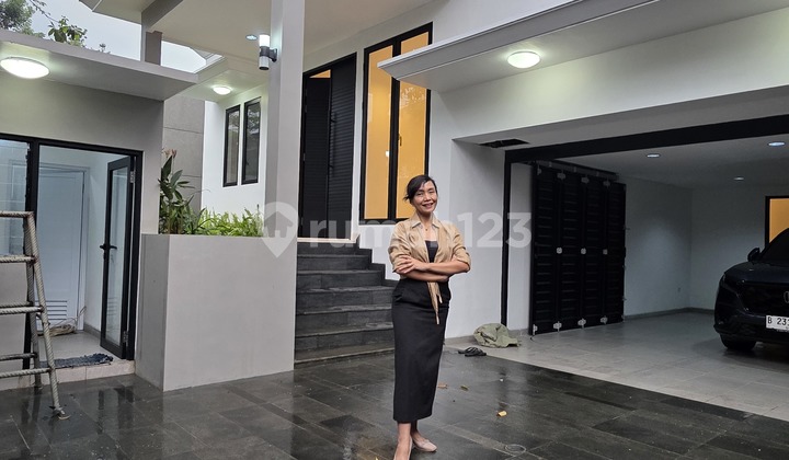 Super Langka! Rumah Mewah Brand New, American Classic Style. Super Langka! Rumah Mewah Brand New, American Classic Style.