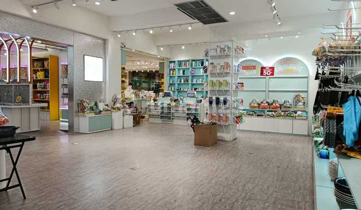 Ruang Usaha Luas 365 M2 di Lantai 1 di Ahmad Dahlan, Cocok Kantor, Salon, Klinik, Area Ramai Ruang Usaha Luas 365 M2 di Lantai 1 di Ahmad Dahlan, Cocok Kantor, Salon, Klinik, Area Ramai