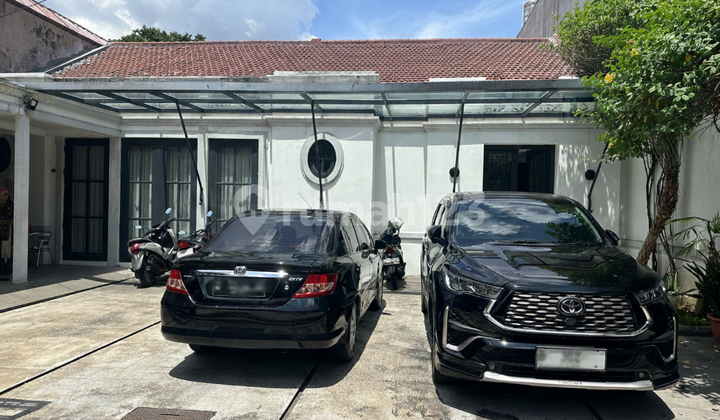 Rumah Sewa Panglima Polim Jakarta Selatan: Parkir 6 Mobil, Jalan 2 Mobil 2