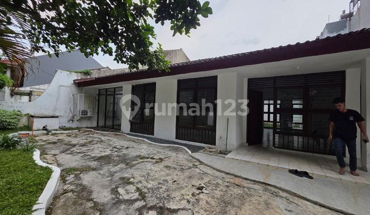 Ready to Occupy, Suitable for Office/Business. Panglima Polim Area. In Front of a Park! Ready to Occupy, Suitable for Office/Business. Panglima Polim Area. In Front of a Park!