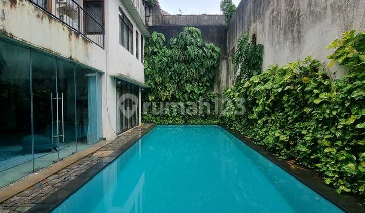 Luxury Rental House in Kebayoran Baru, Rooftop, Near Senayan & Scbd Luxury Rental House in Kebayoran Baru, Rooftop, Near Senayan & Scbd