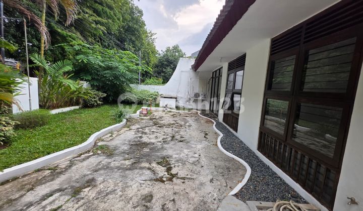 Siap Huni, Cocok Kantor/Usaha. Area Panglima Polim. Depan Taman!