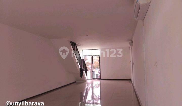 For Rent: 3-Story Shop House in Rollinghills, Karawang 2