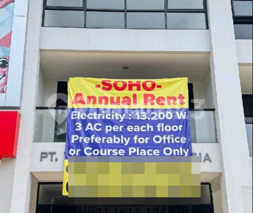 For Rent: 3-Story Shop House in Rollinghills, Karawang 2