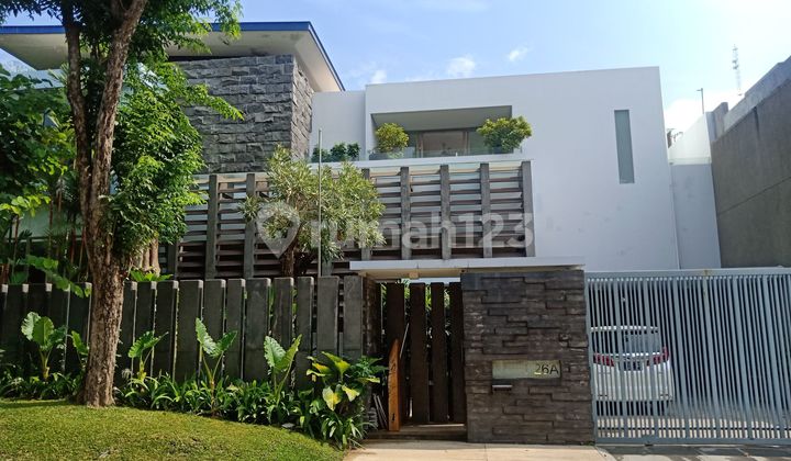 Rumah mewah minimalis graha family jalan kembar boulevad 35M nego Rumah mewah minimalis graha family jalan kembar boulevad 35M nego