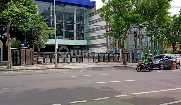 Showroom Mobil Raya Sulawesi Dekat Gubeng Gedung 4Lantai Sewa 3M