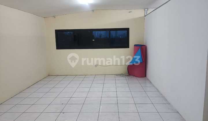 Shop house, width 7m x 22m, near Kebayoran Lama station. 2