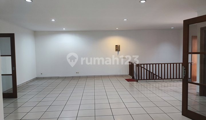 Rumah dpn taman di Liga Mas Pancoran