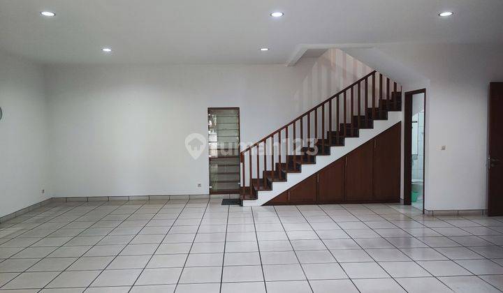 Rumah dpn taman di Liga Mas Pancoran