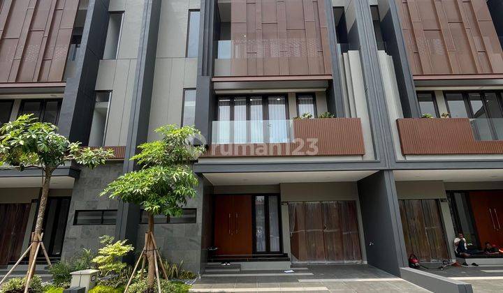 Rumah di Pancoran 3 Lantai SHM Baru 1