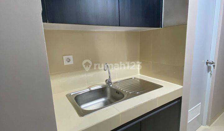 Apartemen Holland Village 3 Kamar Tidur Furnished Baru 1