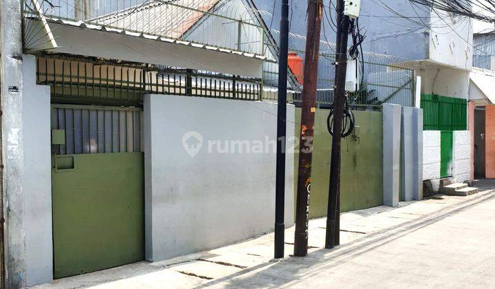 Rumah Lokasi Strategis Cocok Untuk Usaha Di Kesederhanaan, Tamansari, Jakarta Barat 2