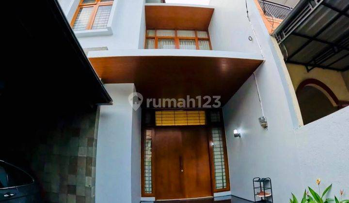 Rumah 2 Lantai Bagus Semi Furnished di Bina Husada Sunter Jaya, Jakarta Utara 1