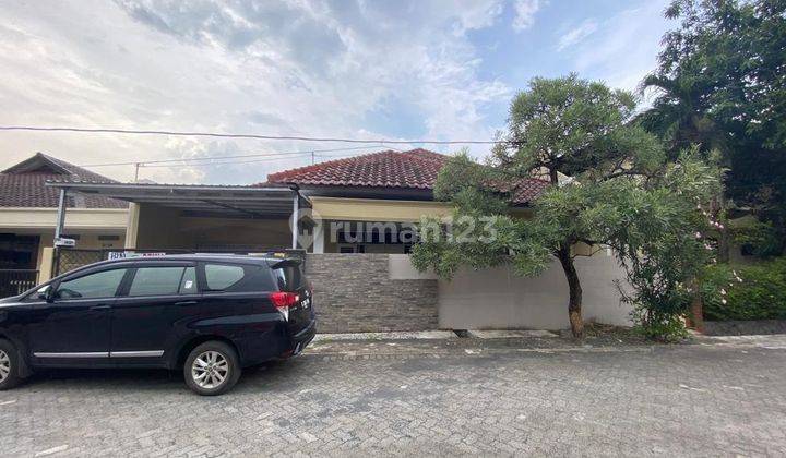 Disewakan rumah terlalu besar murah dekat binus 1