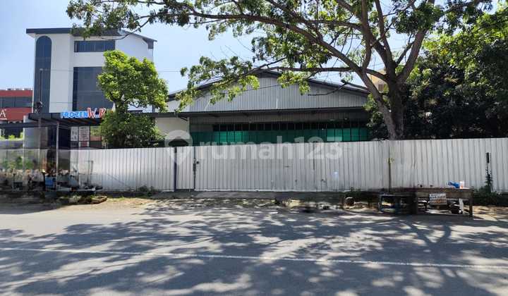 Disewakan Gudang Bagus di Jalan Raya Strategis Disewakan Gudang Bagus di Jalan Raya Strategis