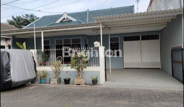 cepat rumah hunian nyaman, asri, dan strategis di Tenggilis Permai, Surabaya 1