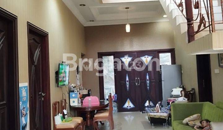 Rumah nyaman Siap Huni, Sidosermo 2 lantai, Carport 2 mobil 1