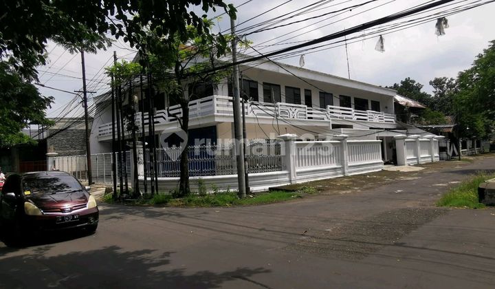 Ruko/Tempat Usaha di Raya Rungkut Asri Cocok untuk Kantor