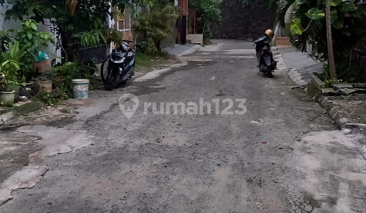 Griya Jakarta New House 2.5 Floors Semi Furnished Tangsel 2