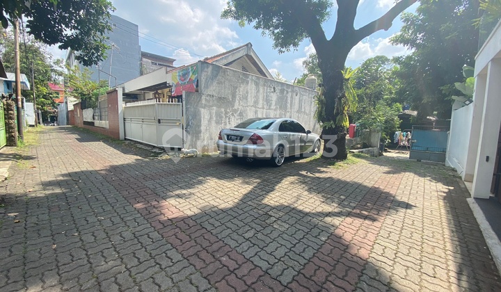 Dijual Rumah Hitung Tanah di Kebayoran Baru  1