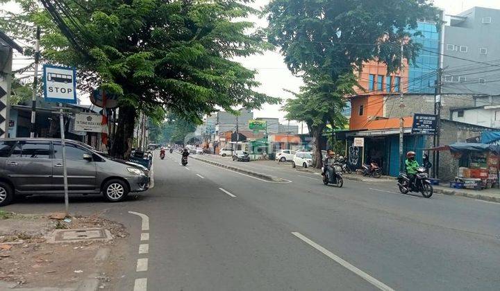 Disewakan Bangunan Showroom di Kebayoran Lama 5