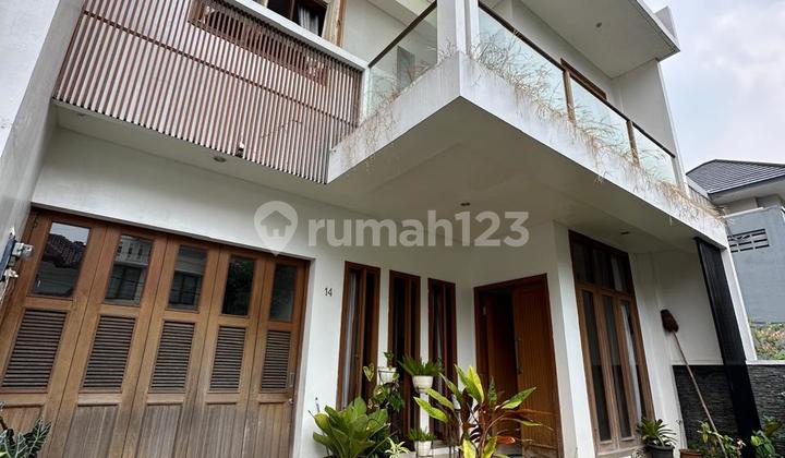  Rumah Modern Minimalis di Area Pondok Indah Jakarta Selatan 1