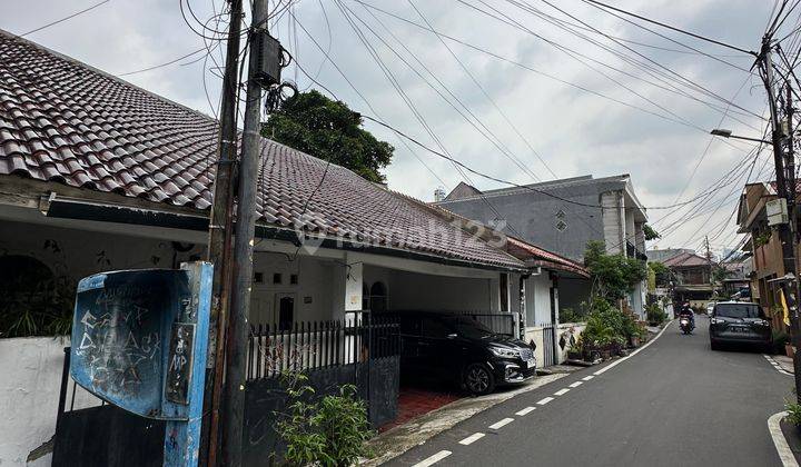 Rumah 1,5 Lantai Hitung Tanah di Petamburan, Jakarta Pusat Wn 1