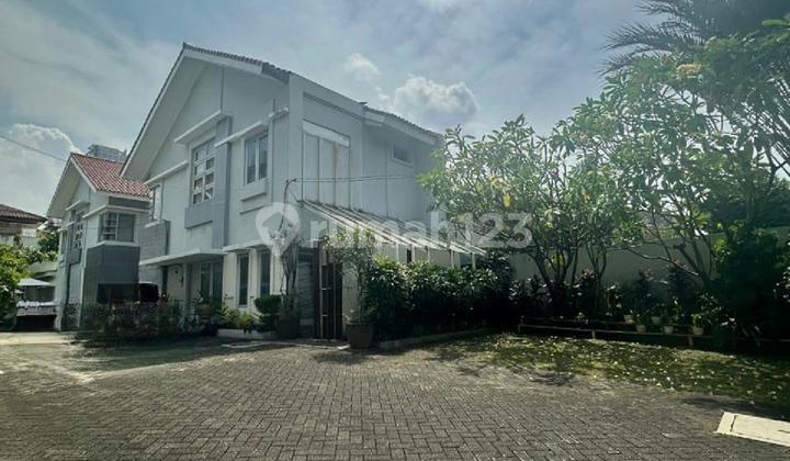 Rumah Menteng di pusat Kota - JL Rumah Menteng di pusat Kota - JL