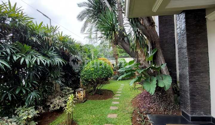 Rumah Klasik Mewah 2 Lantai di Bilangan Pondok Indah Jakarta Selatan