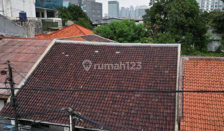 Rumah 1,5 Lantai Hitung Tanah di Petamburan, Jakarta Pusat Wn 2