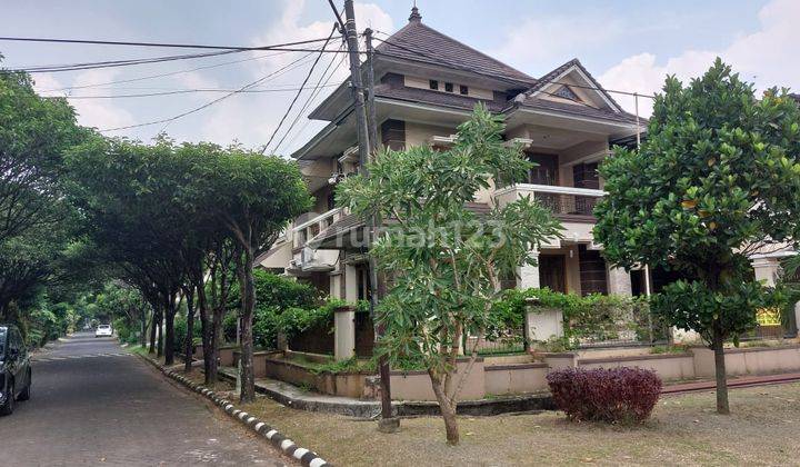 Rmh Pojok 2lt, di Jl Niaga Ry, Kemang Pratama. Lt 566, Bgn 470, Depan Dekat Patung Tangan 1