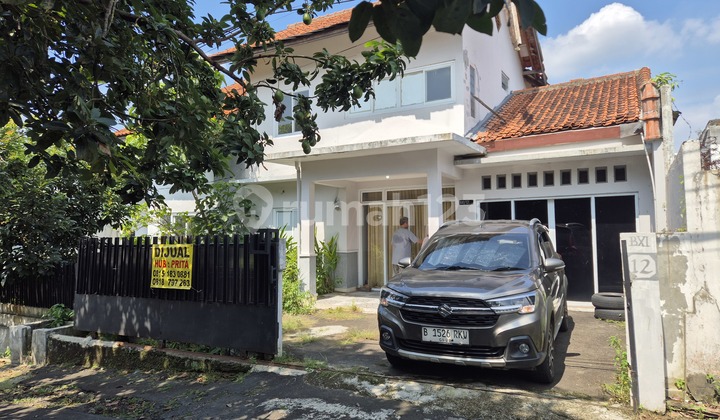 Strategic house in Bogor, land area 343, building area 280, 2 floors, 5 bedrooms with pavilion, certificate, near IPB campus.