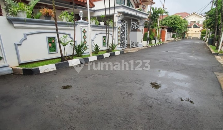 Dijual rumah cantik di pejaten barat jakarta selatan 