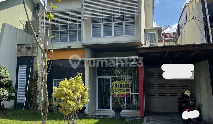 Dijual rumah 2 lantai jl. bakti seokarno hatta pekanbaru Dijual rumah 2 lantai jl. bakti seokarno hatta pekanbaru
