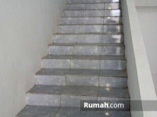 disewakan ruko 3 lantai jl. rawamangun pekanbaru sebelah spbu  2